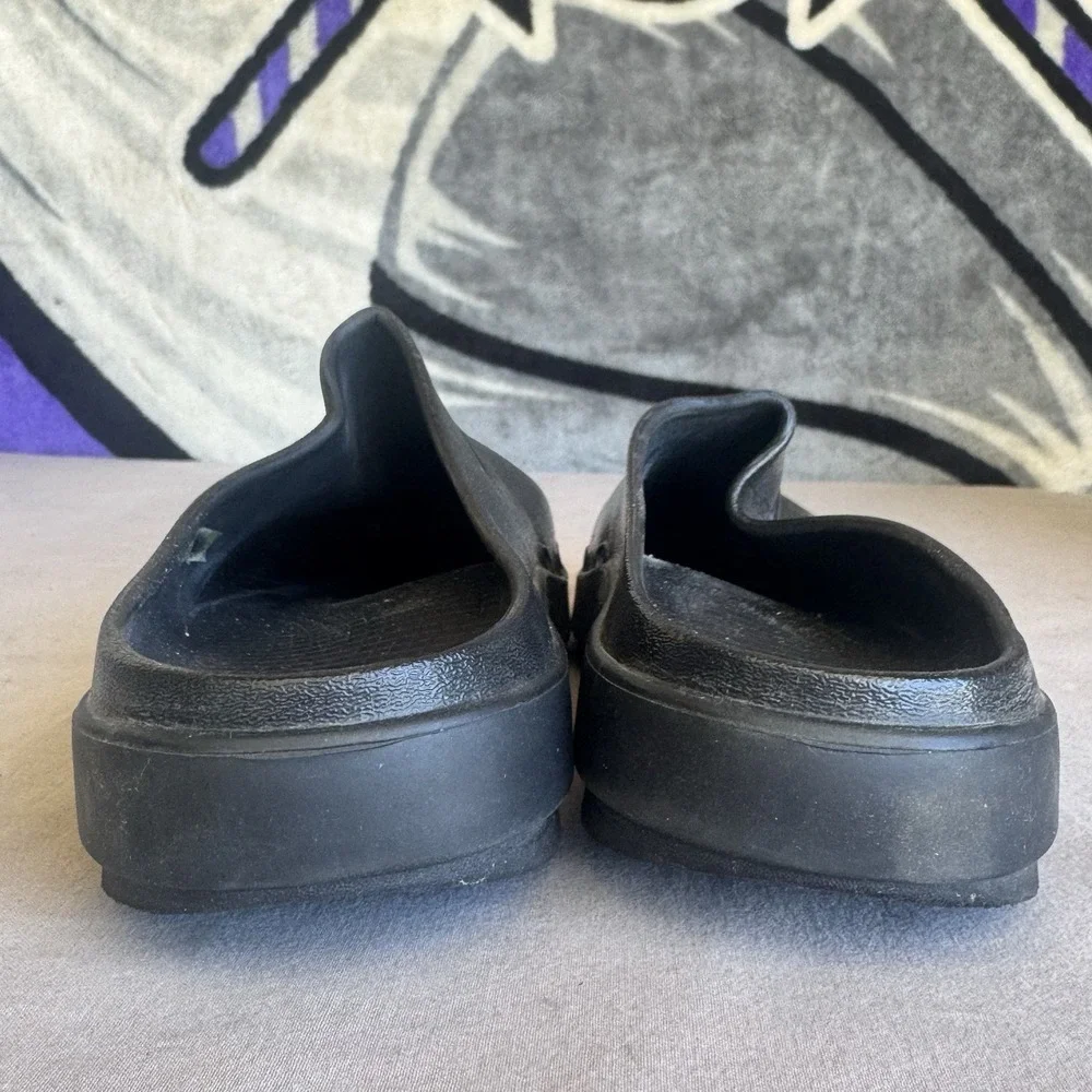 Size M8/W10 - OOFOS OOcloog Clog‎ Black Beach Slip On Recovery Sandals